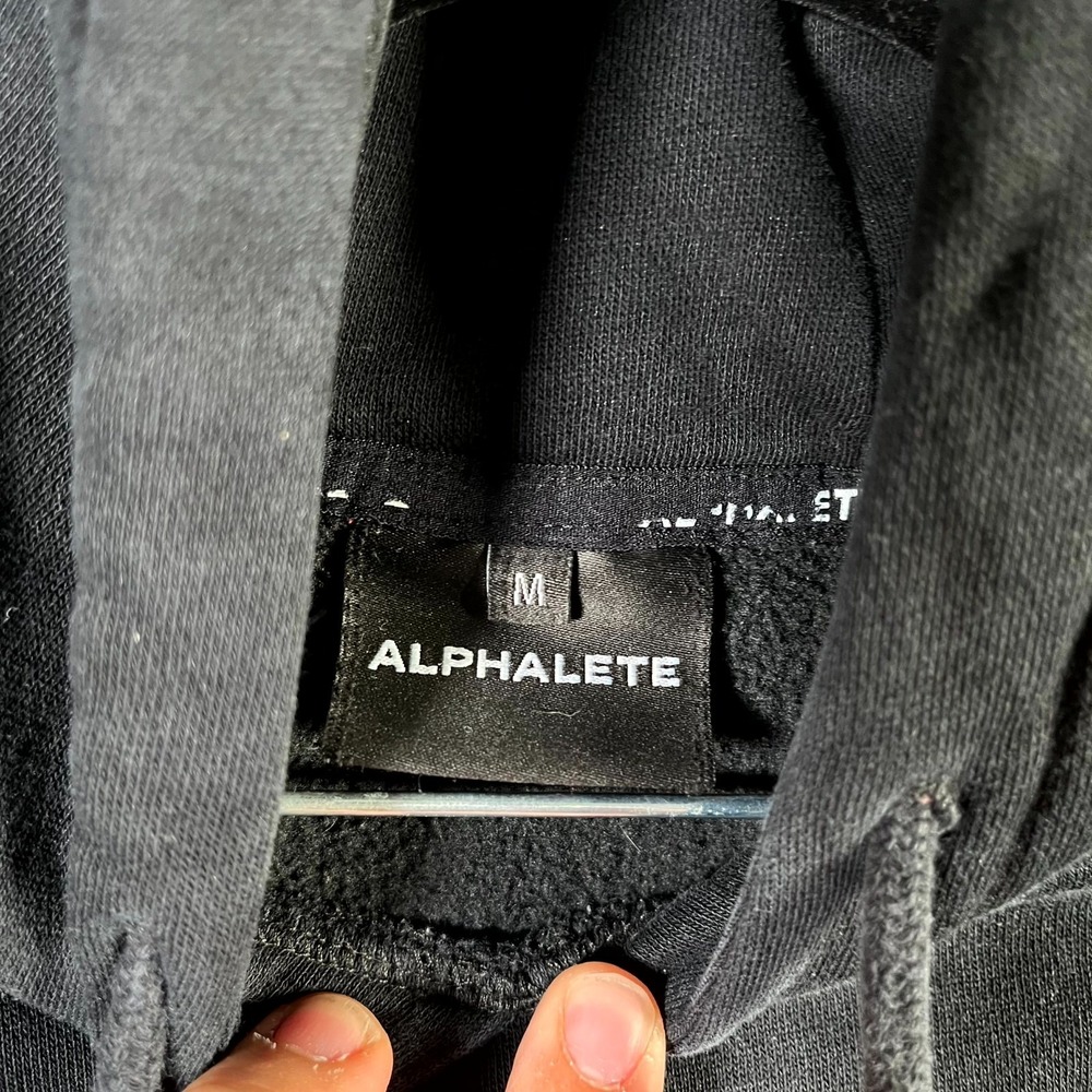 Alphalete Hoodie Mens Medium Black Fleece Lined Spellout Graphic Winter Wear - Picture 3 of 8